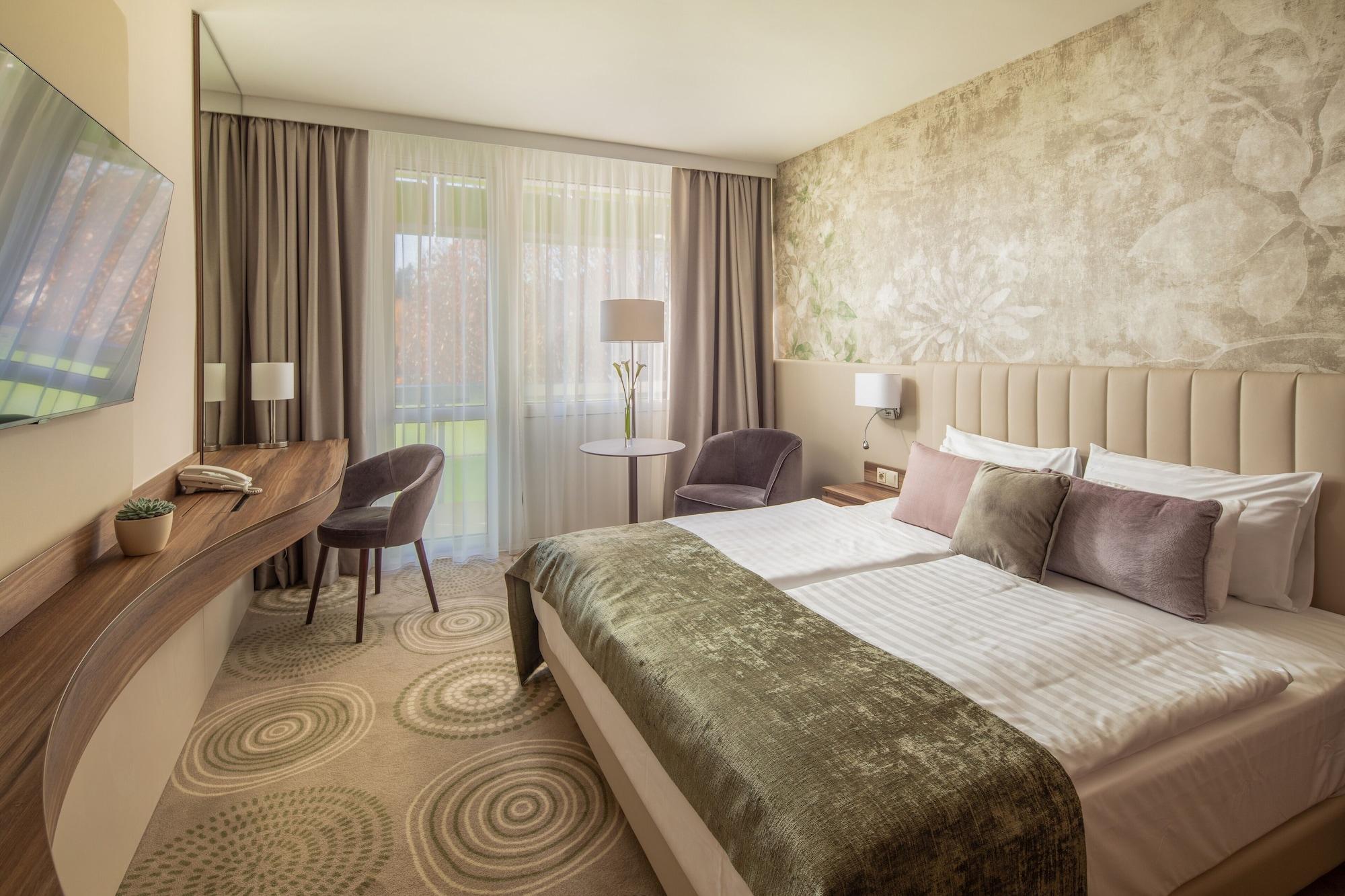 Hotel Carbona Thermal Spa Heviz Ngoại thất bức ảnh